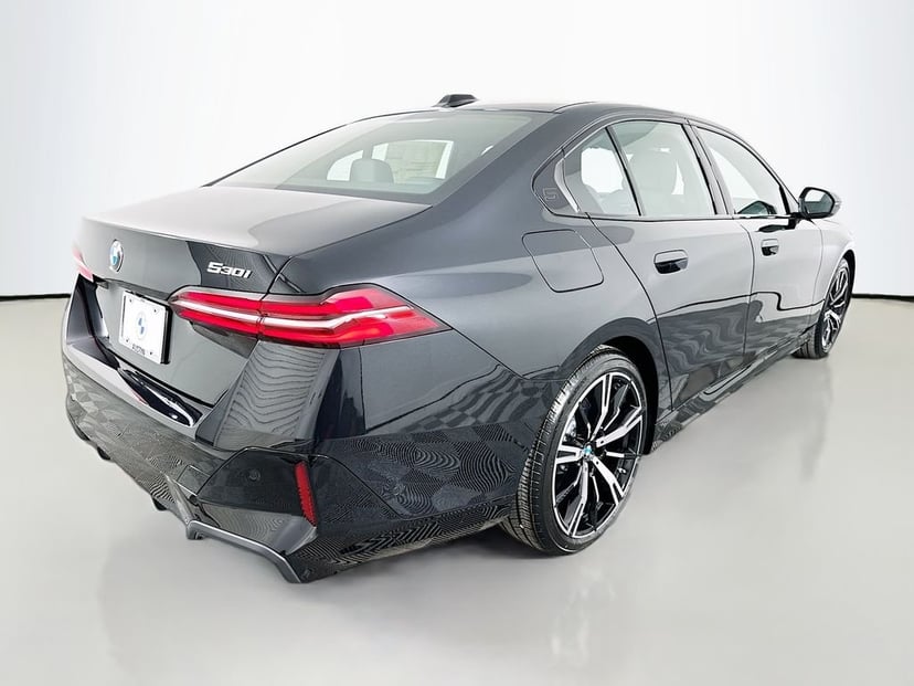 2027 BMW 5-series - Image 3