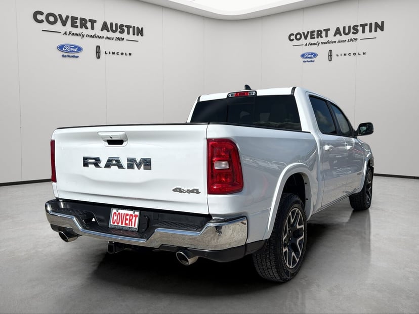 2025 Dodge 1500 - Image 2