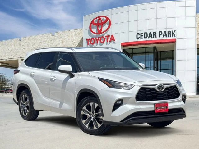 2025 Toyota Highlander - Image 1