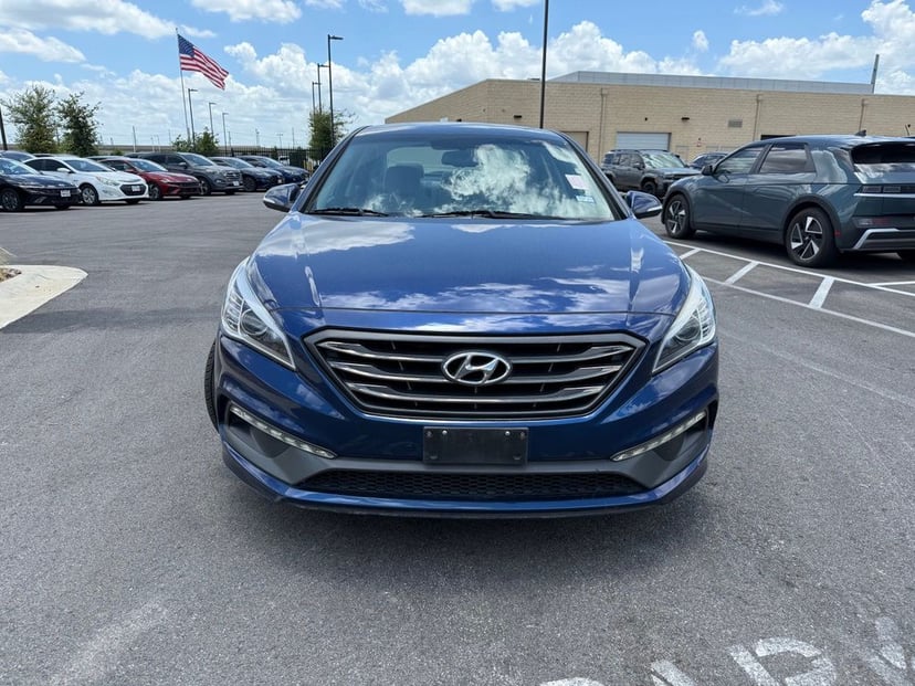 2015 Hyundai Sonata - Image 3