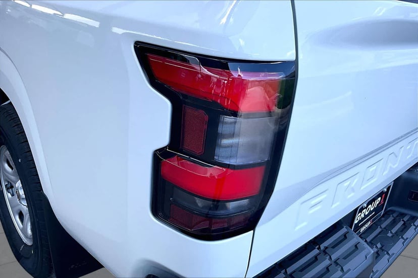 2026 Nissan Frontier - Image 2