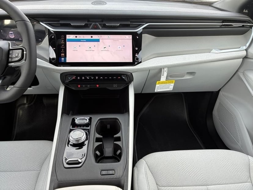 2026 Jeep Cherokee - Image 3