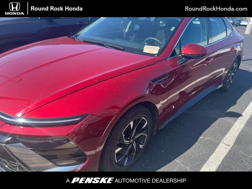 2025 Hyundai Sonata - Image 2