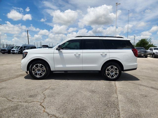 2026 Ford Expedition - Image 2