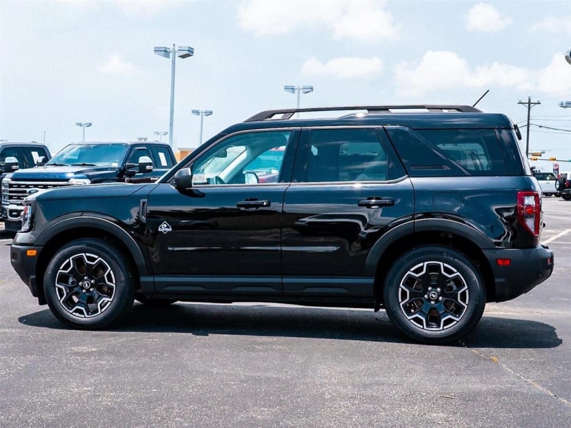 2025 Ford Bronco Sport - Image 3