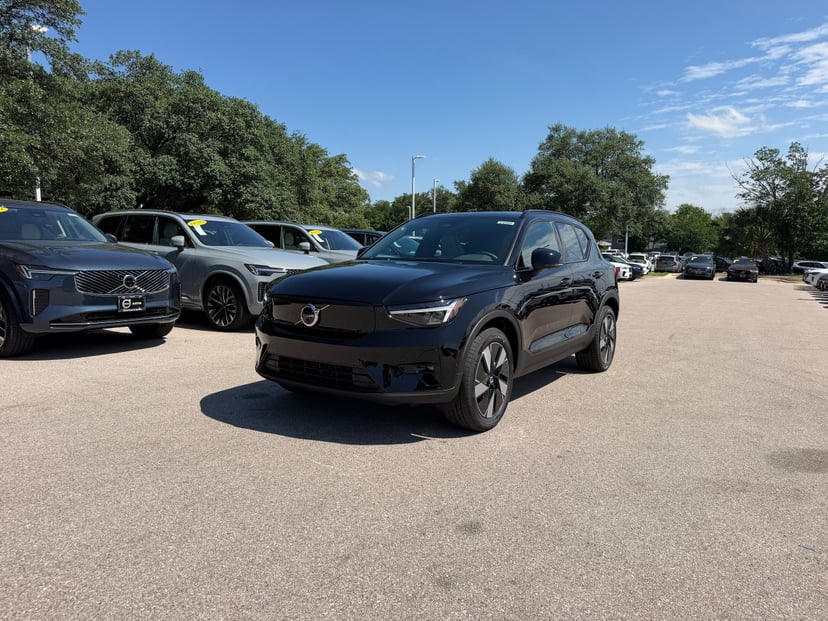 2026 Volvo ex40 - Image 1