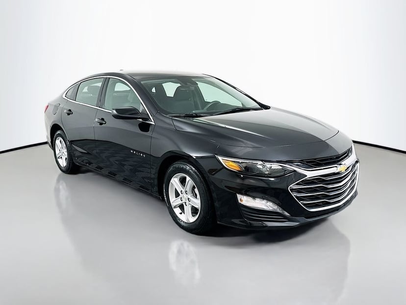 2024 Chevrolet Malibu - Image 2