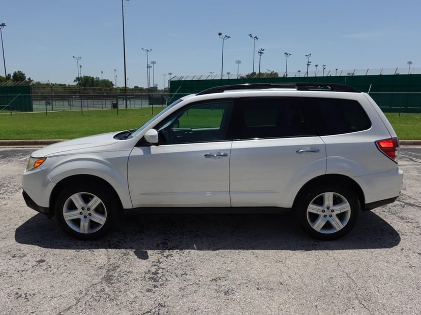 2010 Subaru Forester - Image 2