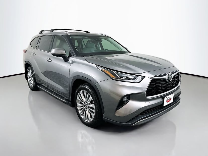 2025 Toyota Highlander - Image 1