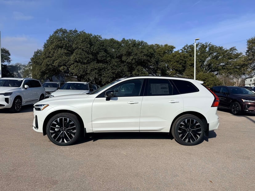 2026 Volvo XC60 - Image 2
