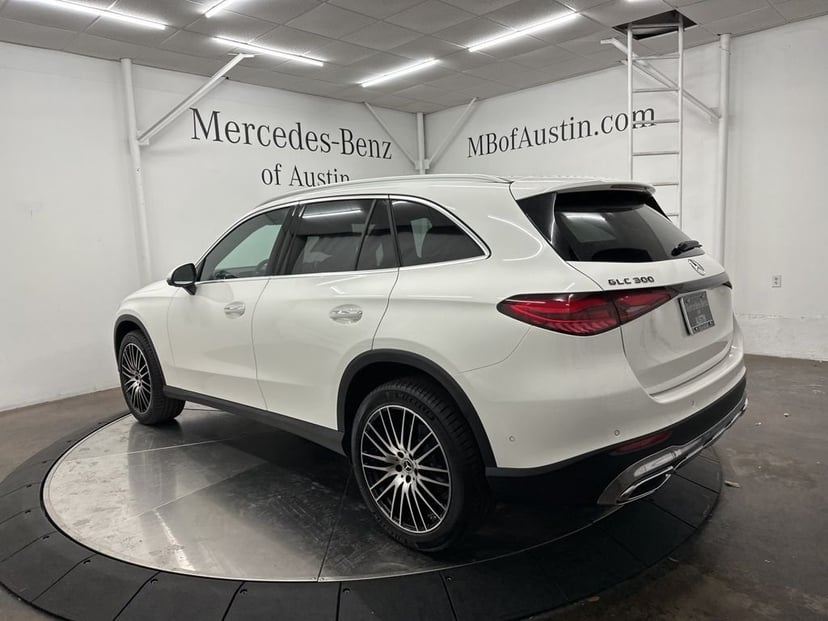 2026 Mercedes-Benz GLC - Image 2