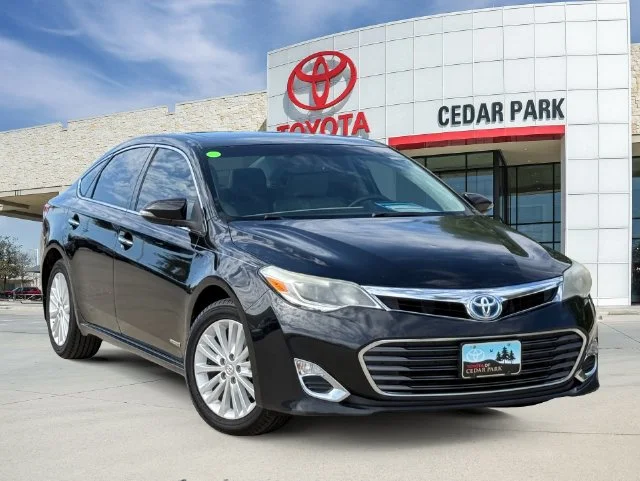 2015 Toyota Avalon - Image 1