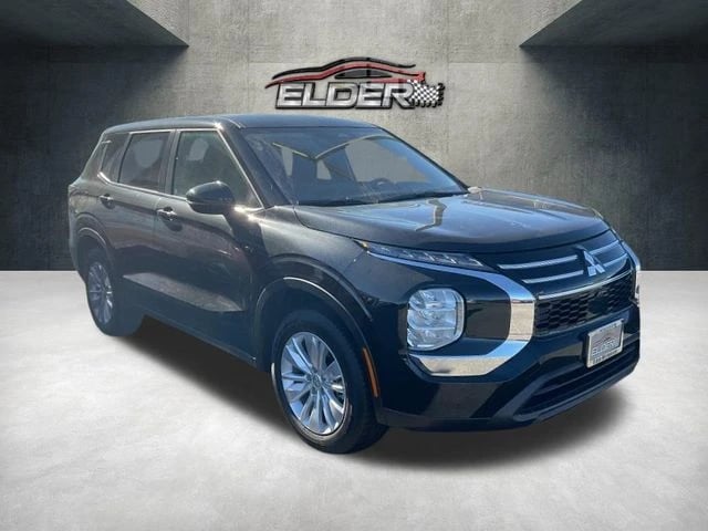 2026 Mitsubishi Outlander - Image 2