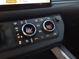 2025 Land Rover Defender - Preview 13