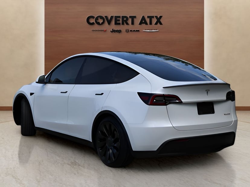 2025 Tesla Model Y - Image 3