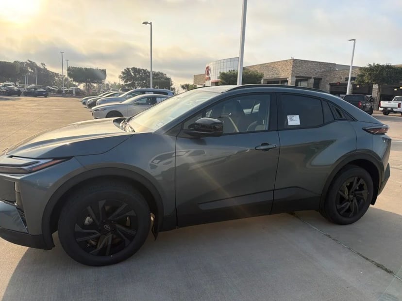 2026 Toyota C-HR - Image 2