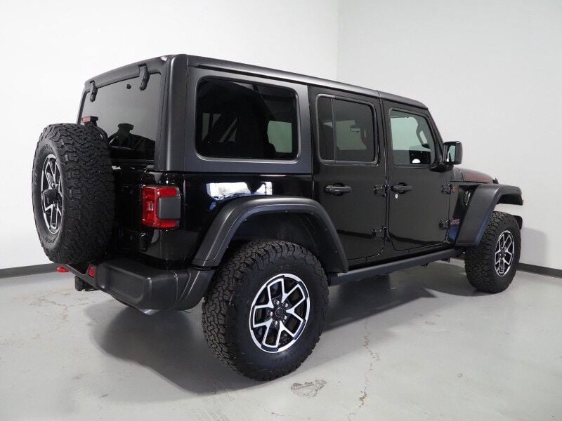 2025 Jeep Wrangler - Image 3