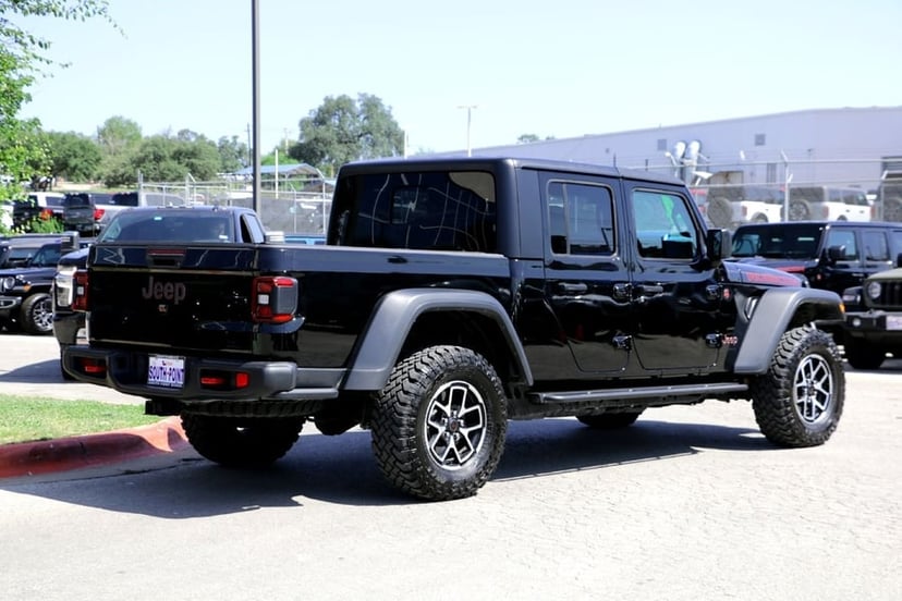 2024 Jeep Gladiator - Image 1