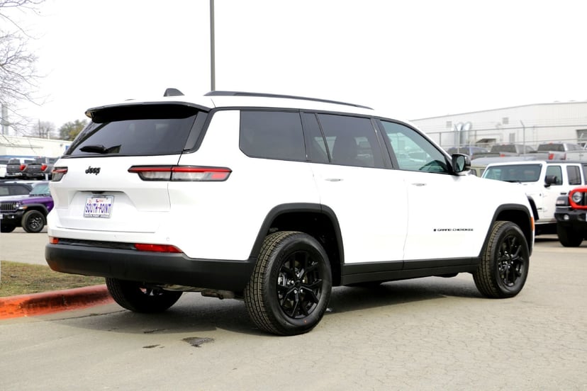 2025 Jeep Grand Cherokee L - Image 2
