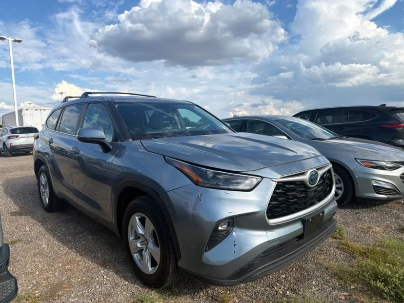2023 Toyota Highlander - Image 1