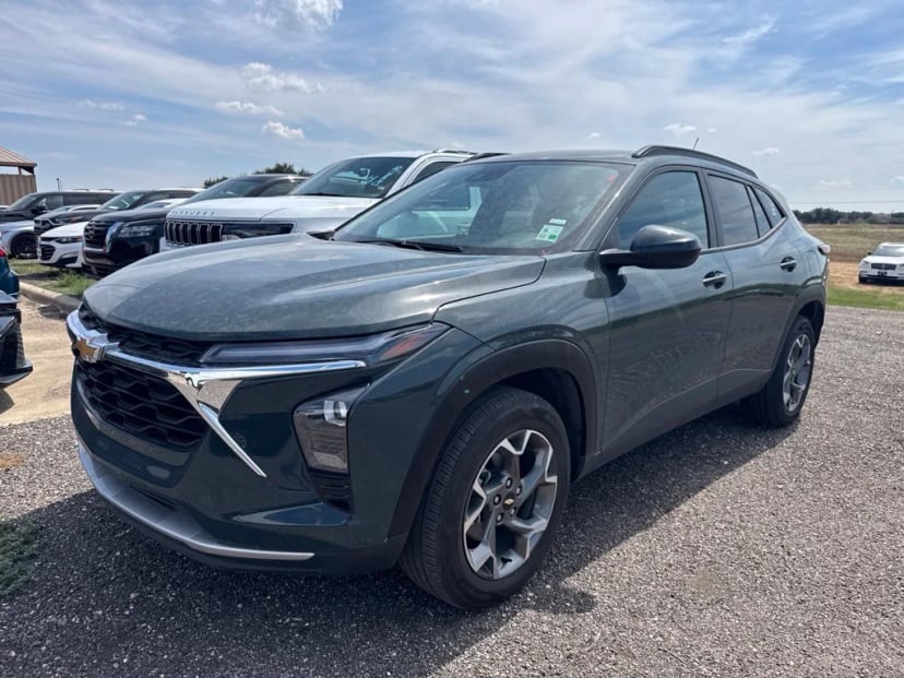2025 Chevrolet Trax - Image 1