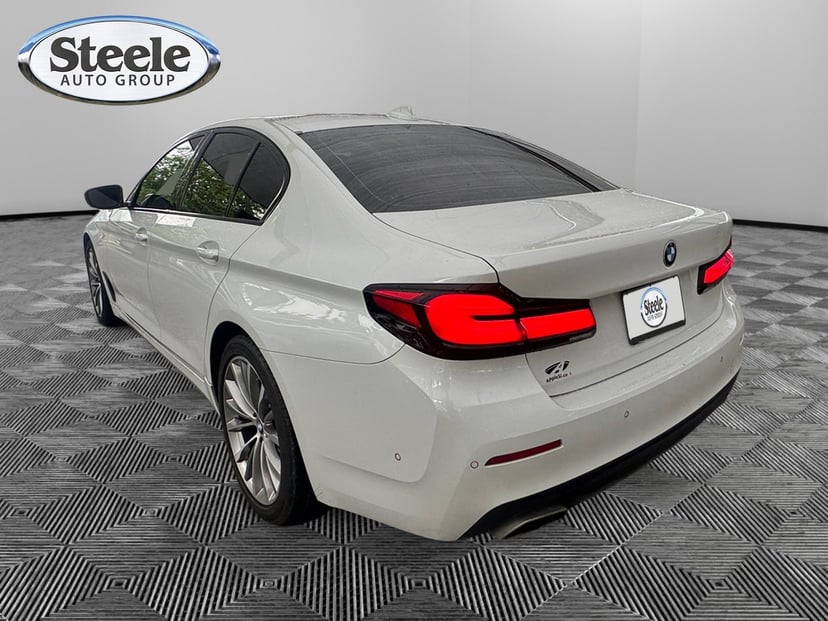 2021 BMW 530i - Image 2