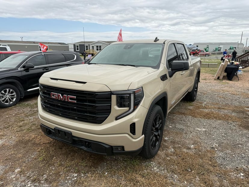 2023 GMC Sierra 1500 - Image 1