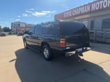 2004 Chevrolet Suburban - Preview 3