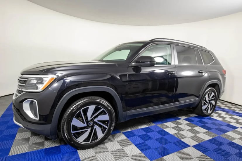 2025 Volkswagen Atlas - Image 1