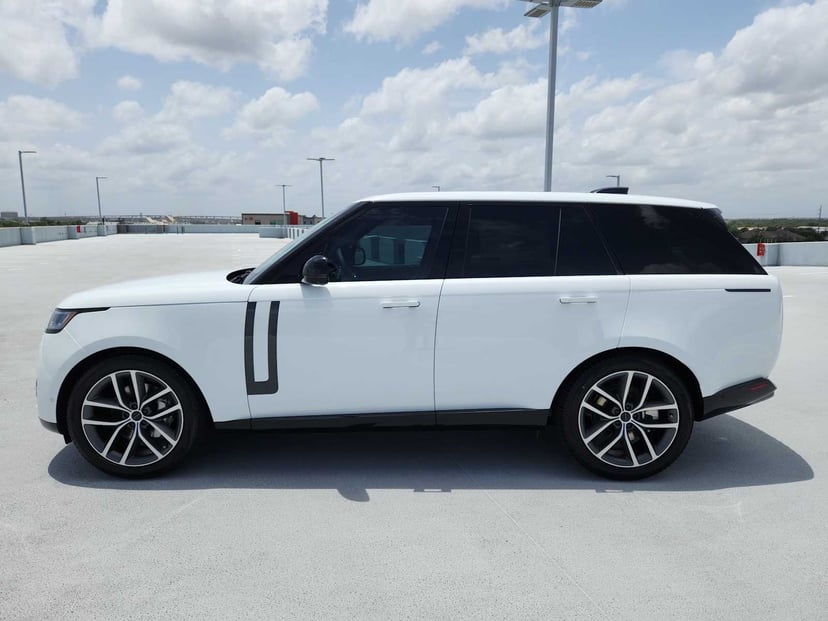 2026 Land Rover Range Rover - Image 2