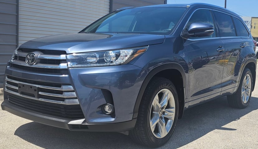 2019 Toyota Highlander - Image 1