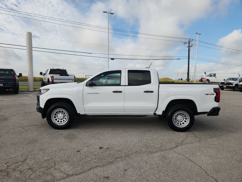 2025 Chevrolet Colorado - Image 2