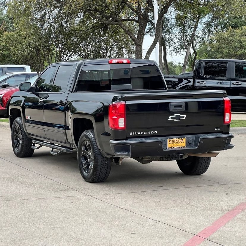 2016 Chevrolet Silverado - Image 3
