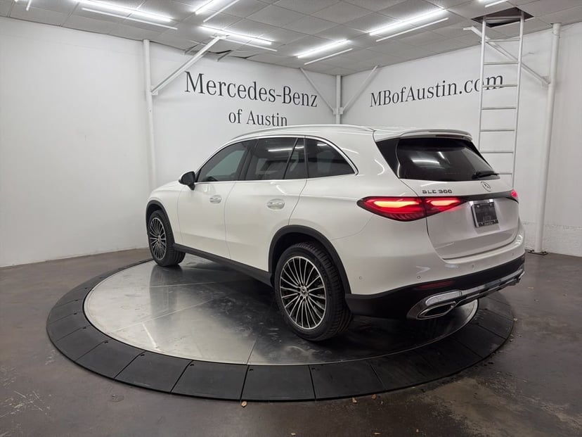 2026 Mercedes-Benz GLC - Image 2