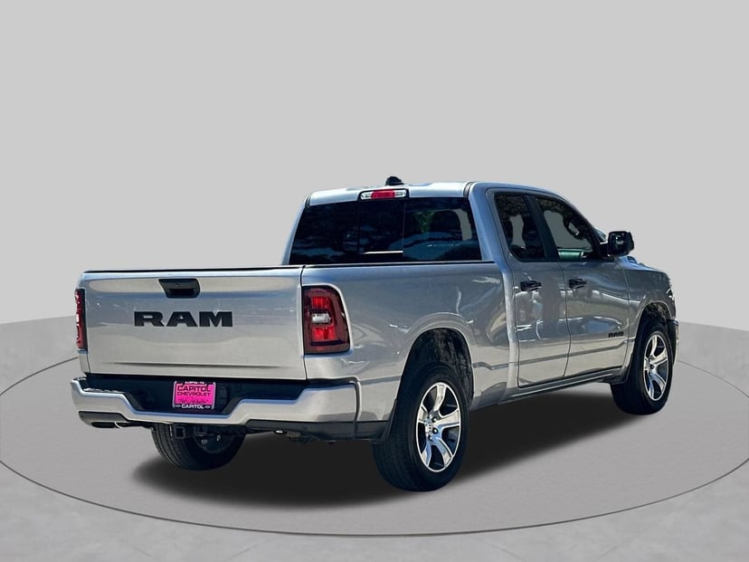 2025 Ram 1500 - Image 3