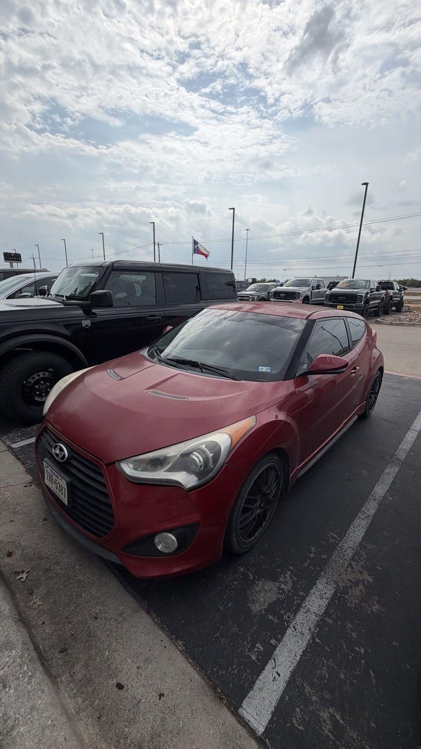 2015 Hyundai Veloster - Image 1