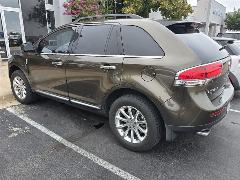 2011 Lincoln MKX - Image 3