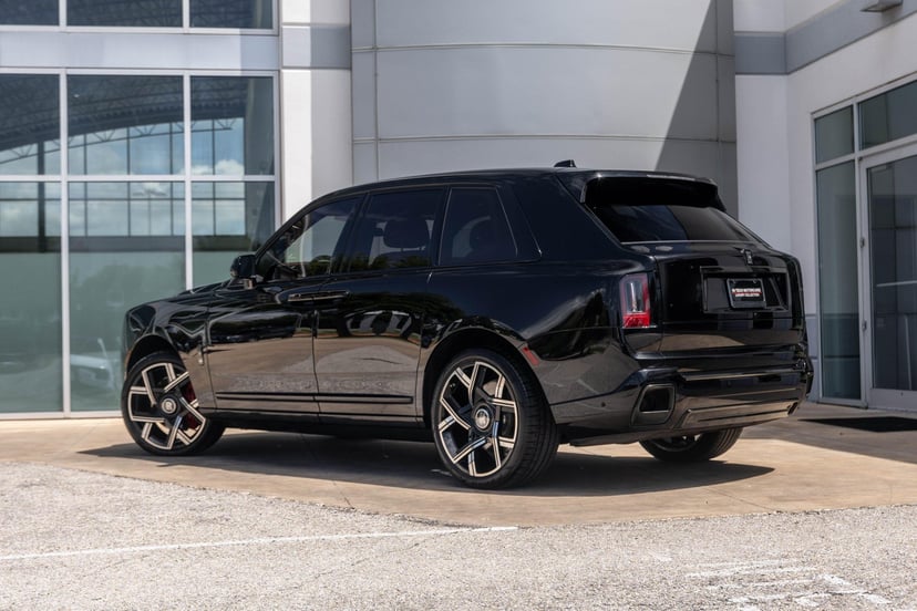 2025 Rolls-Royce Cullinan - Image 2