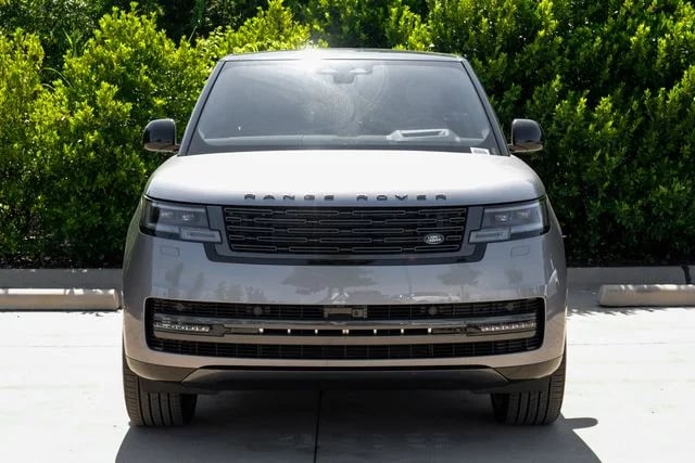 2026 Land Rover Range Rover - Image 2