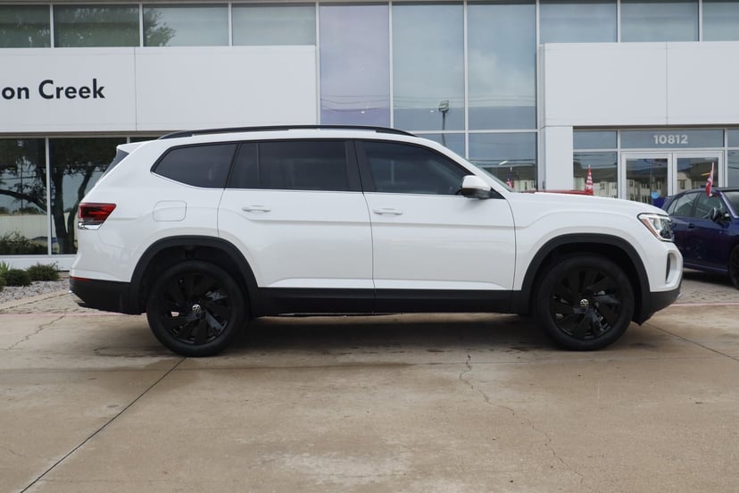 2026 Volkswagen Atlas - Image 2