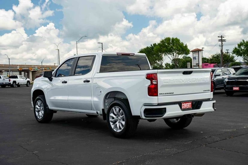 2026 Chevrolet Silverado 1500 - Image 3
