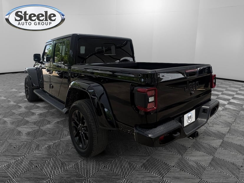 2023 Jeep Gladiator - Image 3