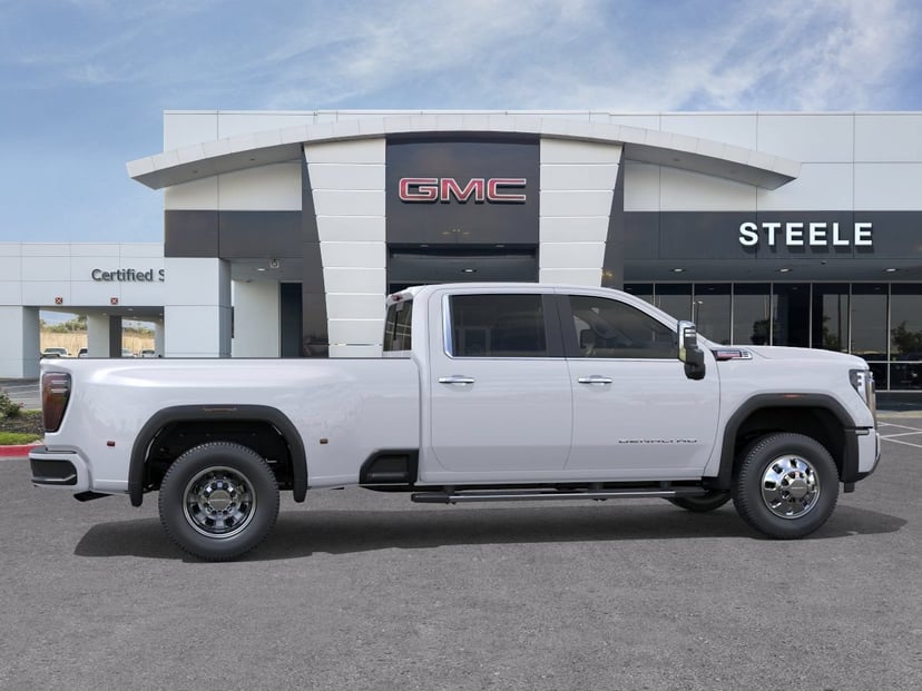 2026 GMC Sierra 3500 HD - Image 2