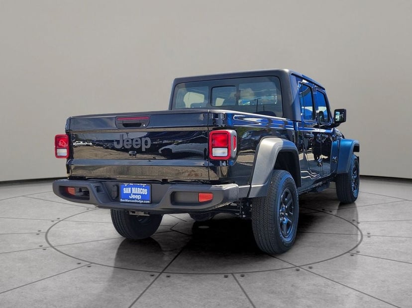 2026 Jeep Gladiator - Image 3