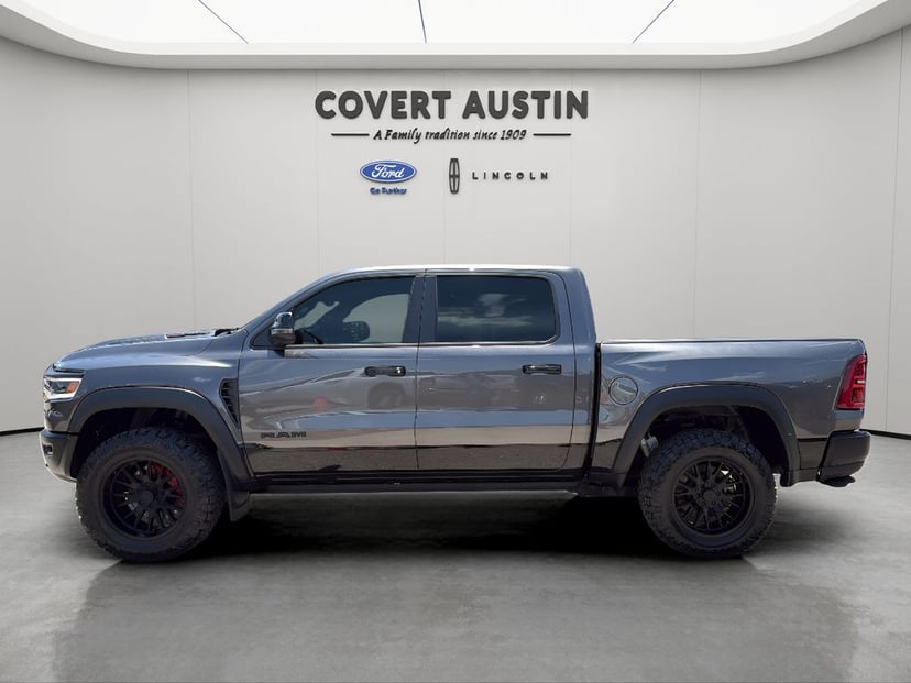 2025 Ram 1500 - Image 2