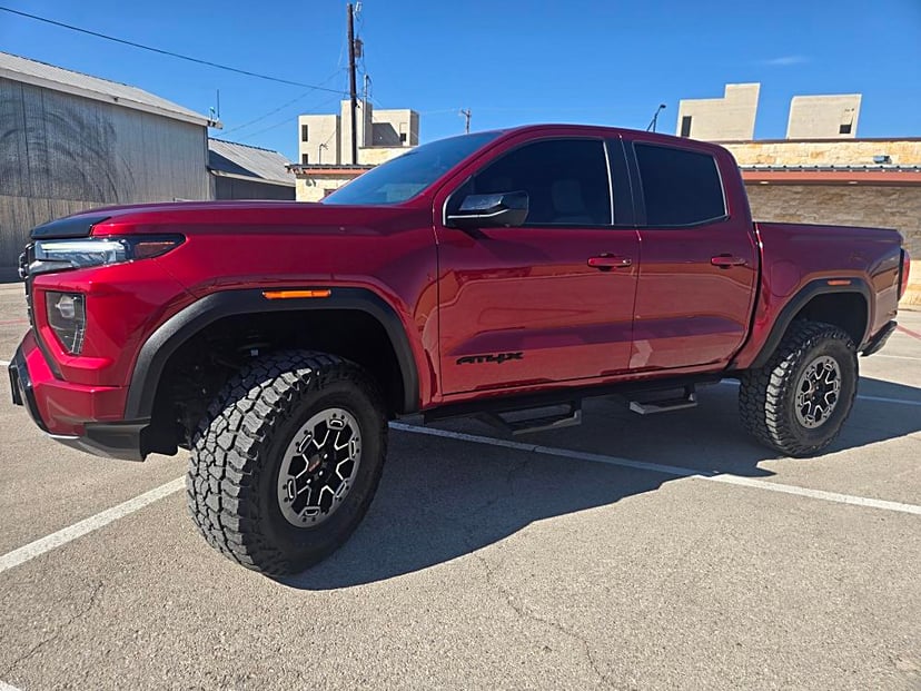 2023 GMC Canyon - Image 1