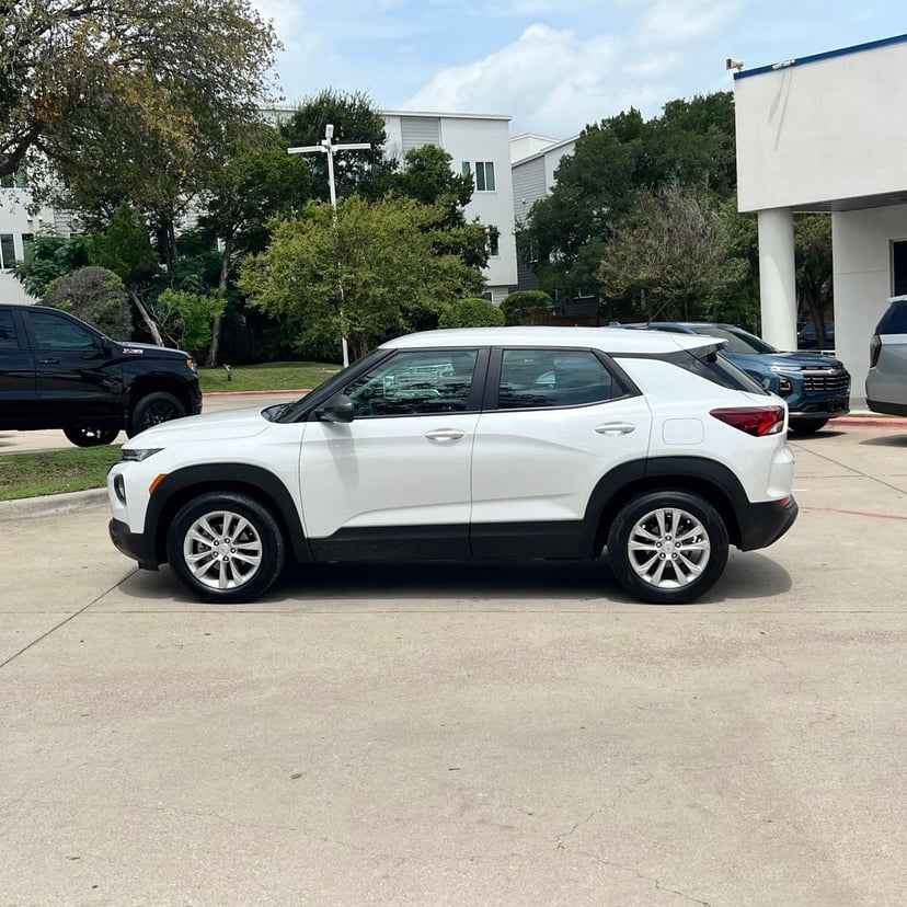 2021 Chevrolet Trailblazer - Image 2