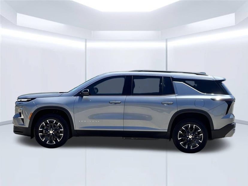 2026 Chevrolet Traverse - Image 2