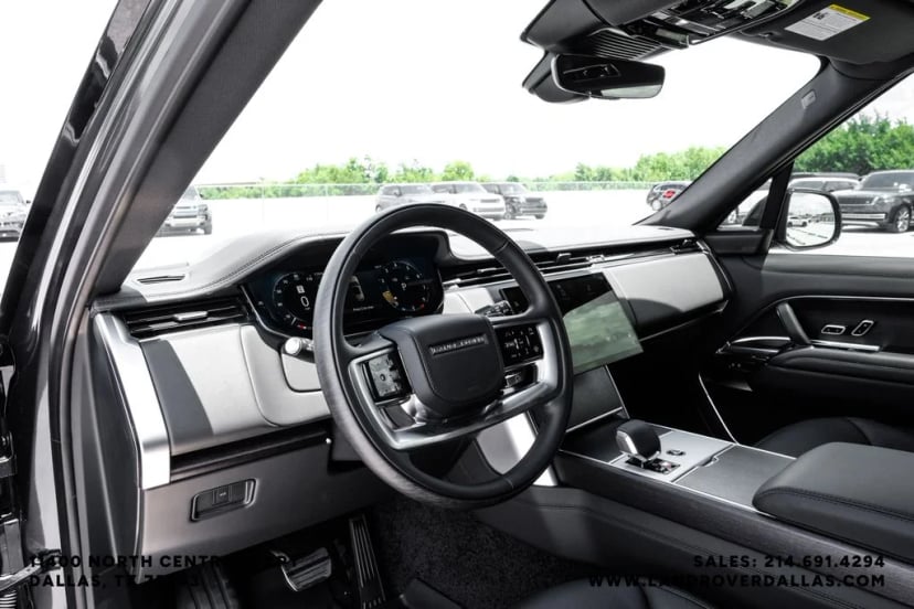 2026 Land Rover Range Rover - Image 2