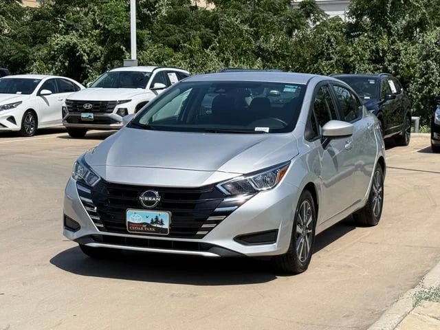 2024 Nissan Versa - Image 3